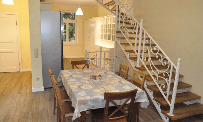 Hutteldorf Casa | House near to Schönbrunn - Free Parking - 24-7 Check in - 8 Person