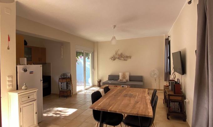 Kournas Casa | House next to the lake, close to the sea: STO FANOU