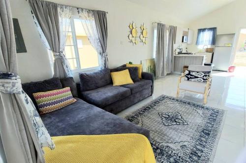 Portmore Casa | House of Bliss