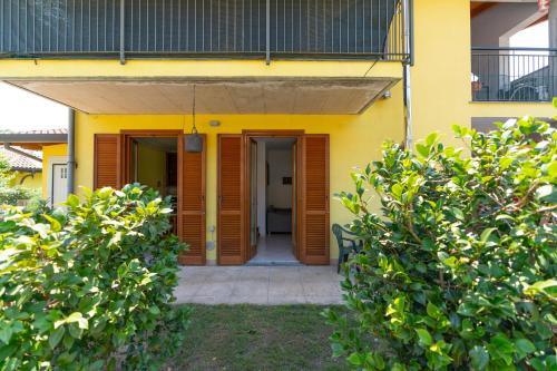Besozzo Apartamento | House of Camellias - Ground Floor with Garden