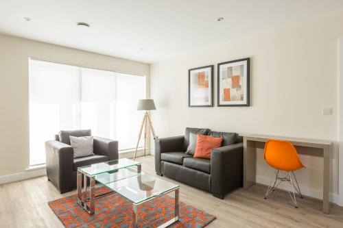 Rushmoor District Apartamento | House of Fisher- Solstice House Apartments