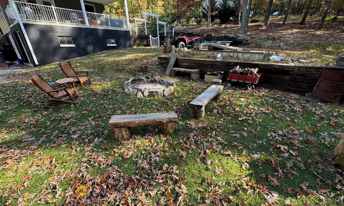 Kabletown Casa | House of Gunn: games, pets welcome