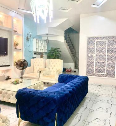 Ajah Casa | House Of Leo