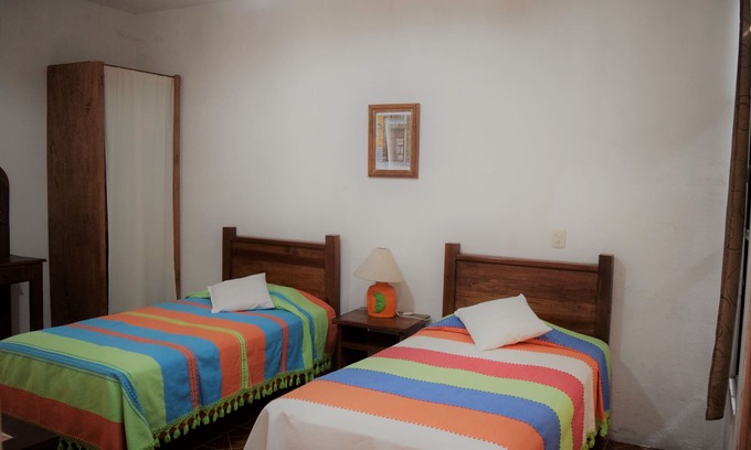 Centro Casa | CASA DE LA CRUZ EN EL CORAZON DE TEQUISQUIAPAN