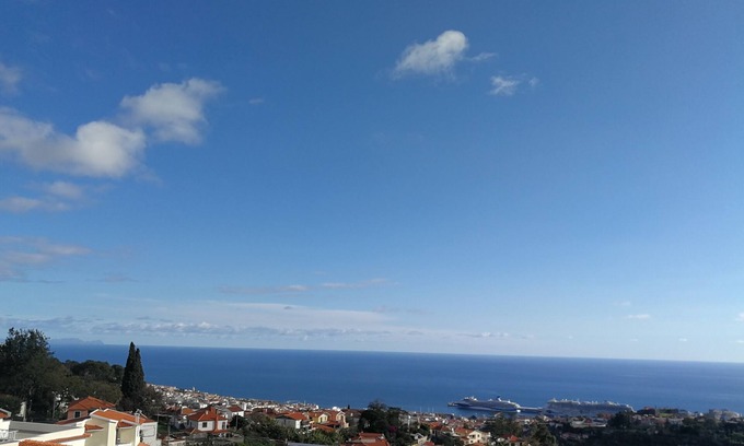 Imaculado Coracao de Maria Casa | Casa de la Inmaculada. Magnífica vista de la ciudad de Funchal.