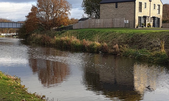 Shipley Casa | House on banks of canal, Shipley, Saltaire, Emmerdale