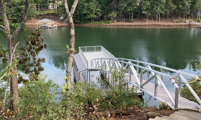 Seneca Casa | House on Lake Keowee with dock