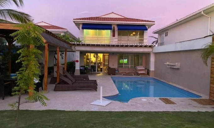 Arroyo de Piedra Villa | Encantadora Casa en la playa con piscina privada.