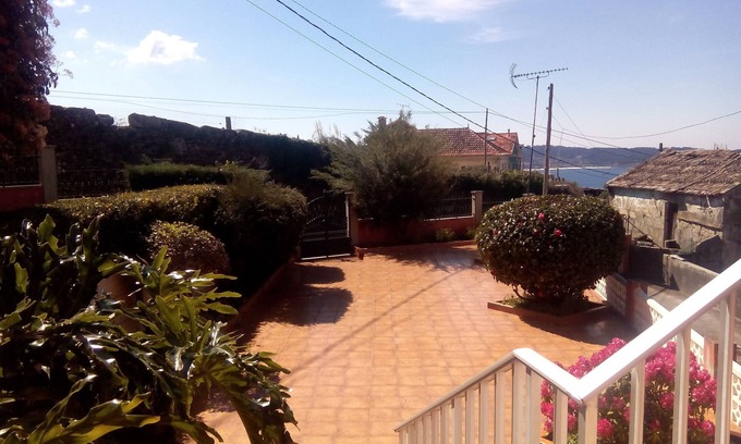 Bueu Casa | House overlooking the sea: Ria de Aldan, Ons Islands.