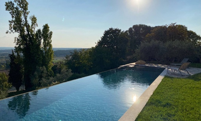 Eguilles Villa | House, pool, 4 or 6 bedrooms, with views of the Aix countryside