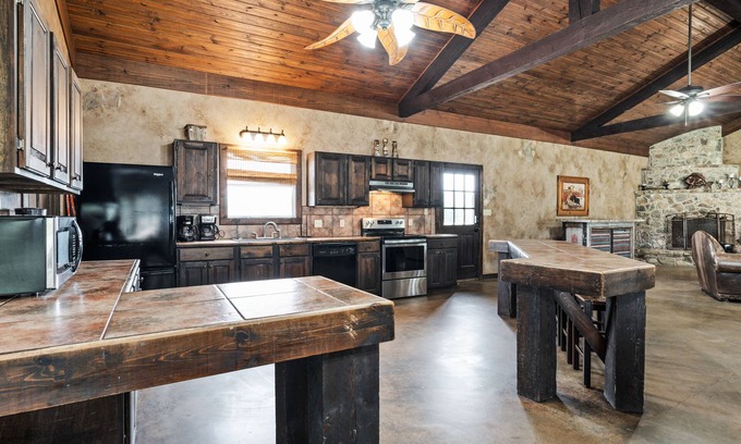 Sabinal Casa | House, pool & hot tub on nearly 10 acres off River Road in the heart of Concan