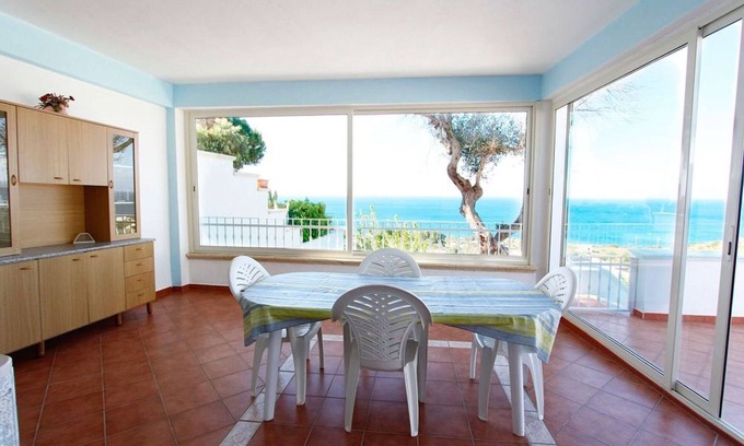 Torre Vado Casa | Casa tranquilo, soleado con amplias vistas al mar.