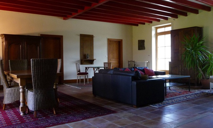 Migne Casa | Remodelada Casa en un único y privilegiado!