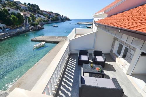 Zavalatica Casa | House Riva