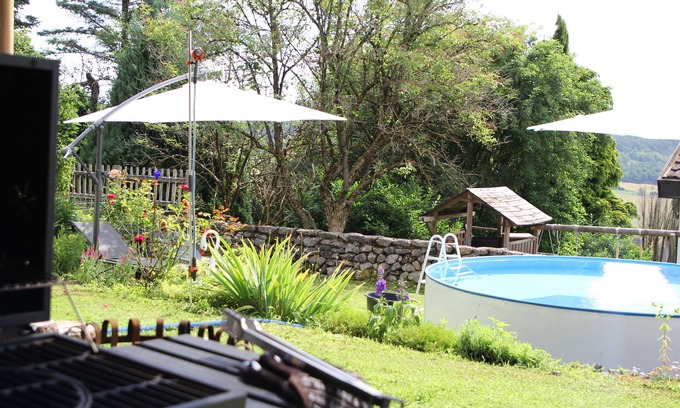 Weilheim Apartamento | House Rosebud. The family-friendly vacation home with plenty of outdoor space