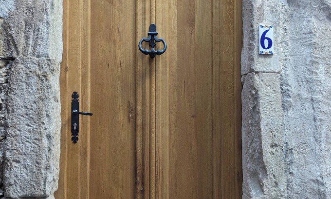 St Gervais sur Mare Casa | House sleeps 2 to 6 in a pretty medieval village