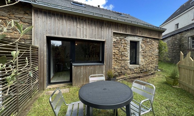 Clohars-Carnoet Casa | HOUSE SLEEPS 4. 400 M FROM THE BEACH. LE POULDU