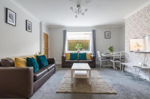 Ashington Casa | House - Sleeps 4 - Pet friendly - Garden - Parking