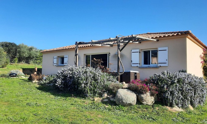 Serra-di-Ferro Casa | House T3 90 m2 for 4 people 4 km from Porto Pollo