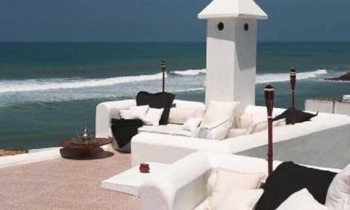 Medina Casa | Inmueble de categoría con la mejor terraza solarium y cocinera incluida