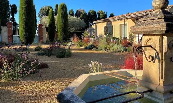 Seguret Casa | House village view Séguret, terraces, swimming pool, near Dentelles de Montmirail