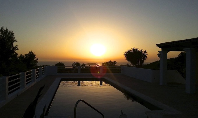 Sant Josep de sa Talaia Villa | Casa con vistas al mar, jardín privado y piscina - tranquila, wifi