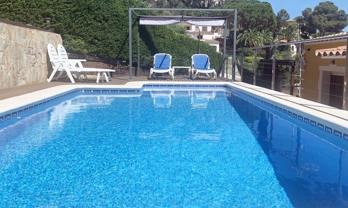 Canyet de Mar Chalet De Esquí | Casa con piscina privada en Rosamar, Jardín, pérgola, wifi, con Vistas al Mar.
