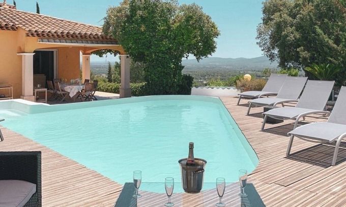 La Bouverie Casa | casa con piscina y vistas impresionantes