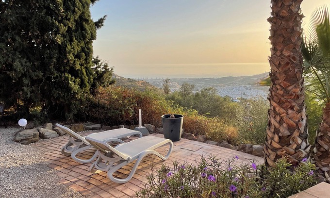 Torrox Cabaña | House with a great sea view, pool, 14 minutes to the beach