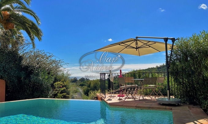 Cavaliere Chalet De Esquí | House with a pool and sea view in a quiet area in Cavalière