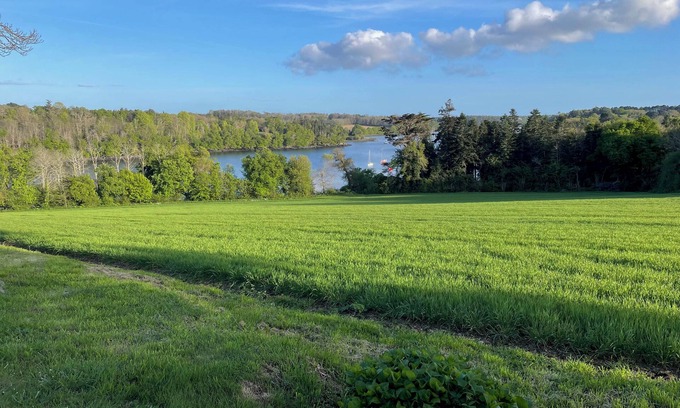 Plomelin Casa | House with character, exceptional view of the river Odet, on one level