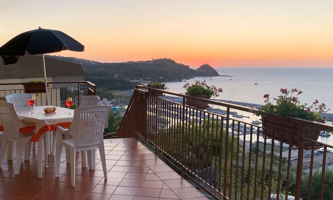 Capo d'Orlando Apartamento | Casa con vista al mar encantador (S. Gregorio y las Eolias)-Free WI-FI Gratuito