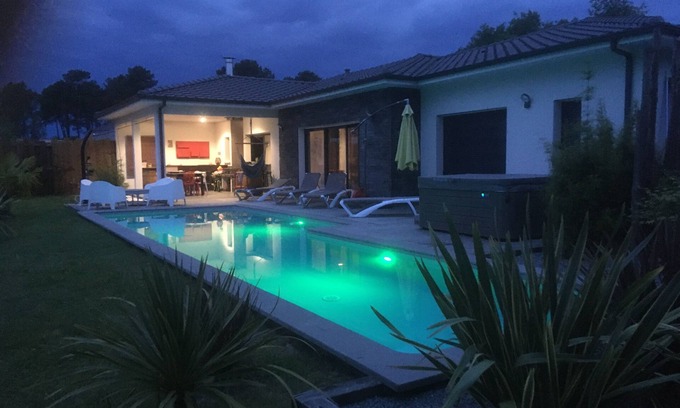 Saint-Aubin-de-Medoc Casa | Casa con piscina y spa.
