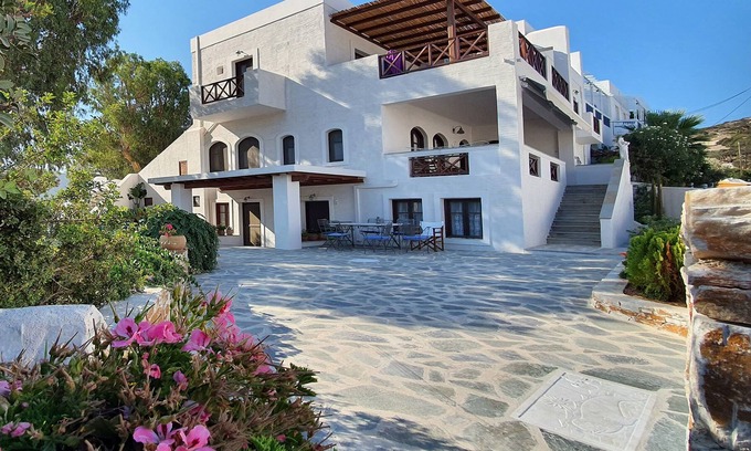 Galissas Apartamento | Casa con ambiente agradable y vistas al mar y al sol cerca de una playa solitaria