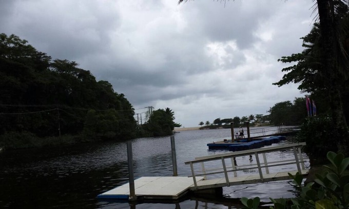 Barra do Una Casa | Casa con jardín a orillas del río Una - 1 suite