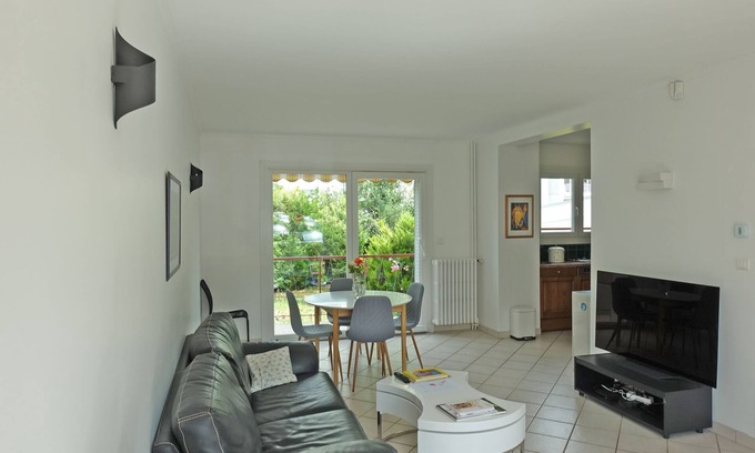 Quartier Beauregard-Boufflers-Buthegnemont-Boudonville Casa | House with garden close to town center