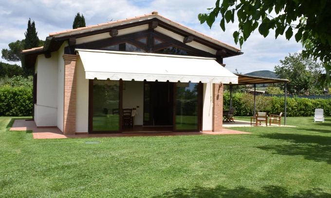 Scarlino Villa | Casa con jardín en la campiña toscana