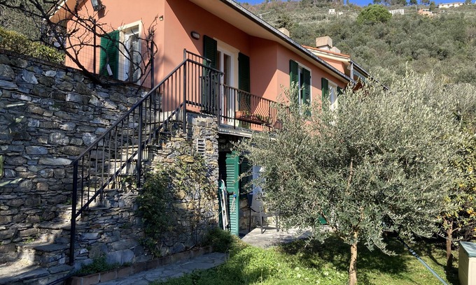Recco Casa | Casa con jardín con vistas al mar