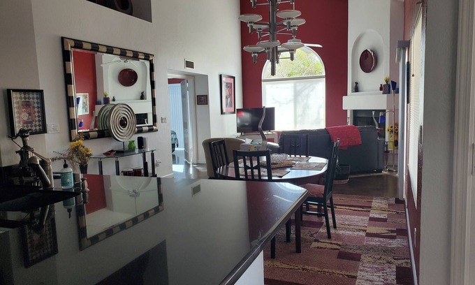 Red Mountain Ranch Casa | House with great open spaces - inside and out.