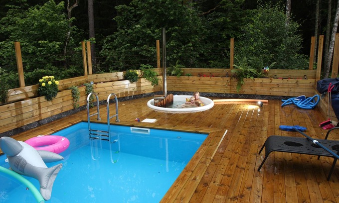 Fagersjo Casa | Casa con un entorno verde y piscina tranquila cerca de la ciudad de Estocolmo