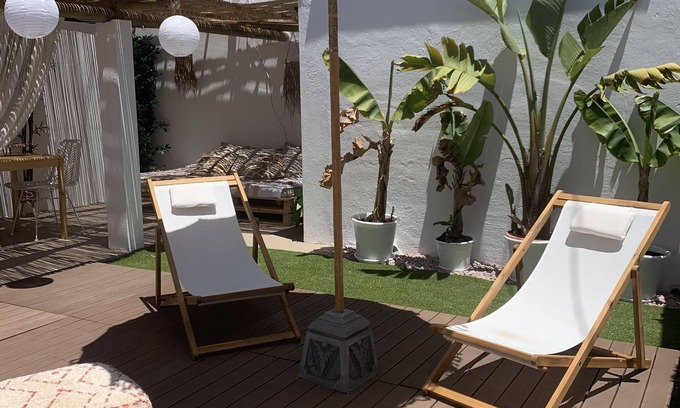 Sines Casa | House with indoor and outdoor garden - 5 minutes walk from the beach