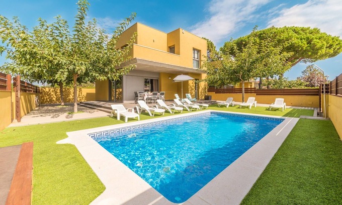 L'Escala Villa | Casa con amplio jardín y piscina privada.