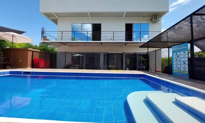 Melgar Chalet De Esquí | Casa con piscina privada y BBQ para Familias y parejas
