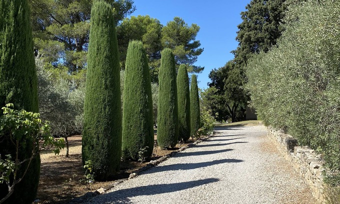 La Bastidonne Casa | casa con piscina en una zona tranquila, sur de Luberon, entre viñedos y olivos.