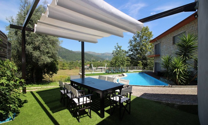 Amares Casa | Casa con piscina y barbacoa cerca de Gerês