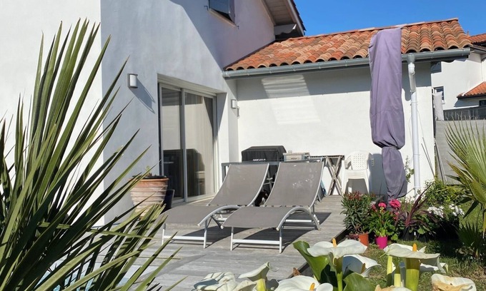 Bayonne Casa | House with pool