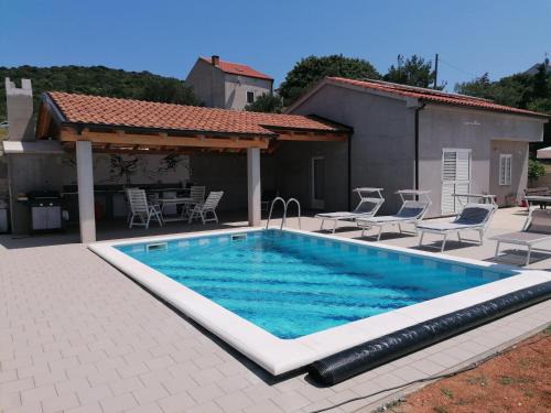 Cunski Casa | House with pool