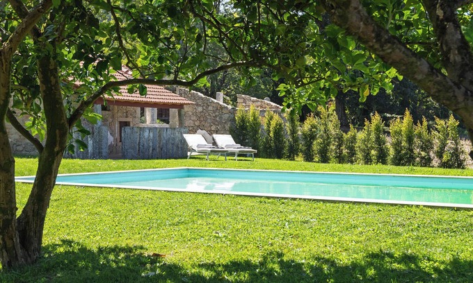 Ponte de Lima Cabaña | House with pool in Quinta 3 km from Ponte de Lima. Newly refurbished!