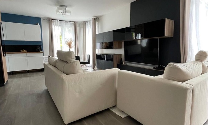Vert-Saint-Denis Casa | House With Private Pool