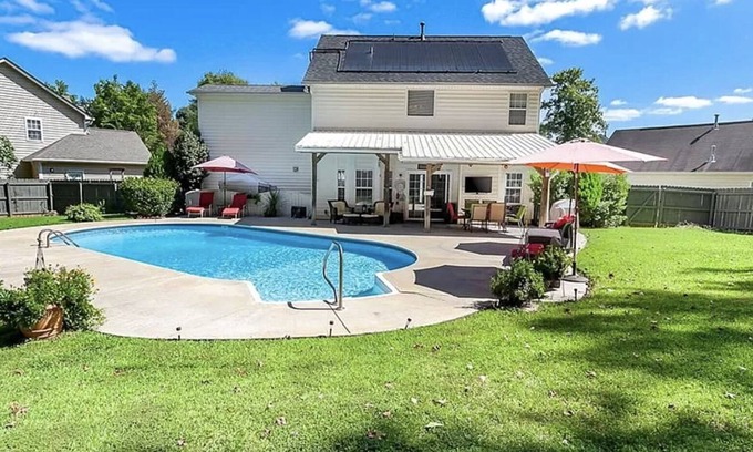 Mint Hill Casa | House with Private Pool and Backyard Oasis